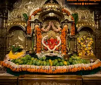 Siddhivinayak Temple view 1
